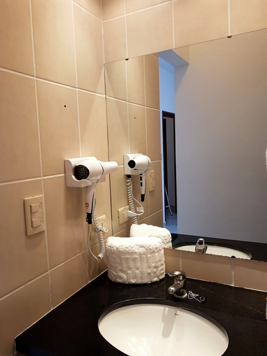 Bathroom 4, Apart Hotel Premium Suites Santa Cruz, Andrés Ibáñez