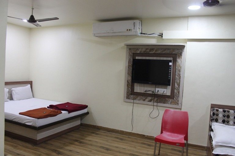 Bedroom 2, Hotel Mukesh residency, Pune