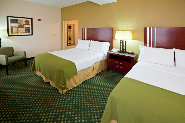 Bedroom 3, Holiday Inn Express & Suites INDIANAPOLIS - EAST by IHG, Indianapolis