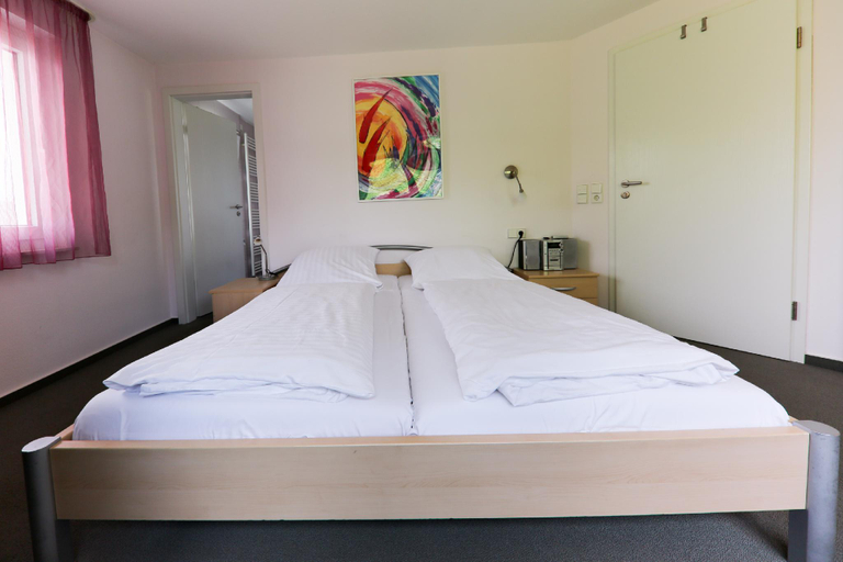 Others 2, Hotel Albblick, Göppingen
