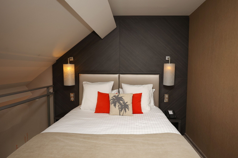 Bedroom 2, Hôtel Château Lacan, Corrèze