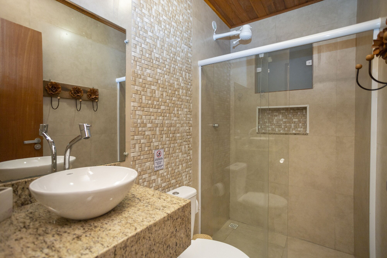 Bathroom, R. Virgínia 48, Armação dos Búzios