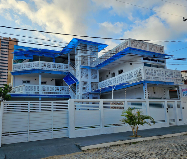 Exterior & Views 20