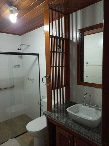 Bathroom, Hotel Fazenda Valaisan, Santa Maria Madalena