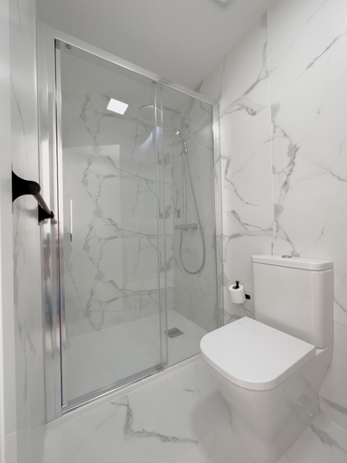Bathroom 4, Vibrant Host-Campo 24, Porto
