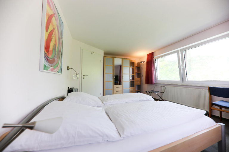 Others 4, Hotel Albblick, Göppingen