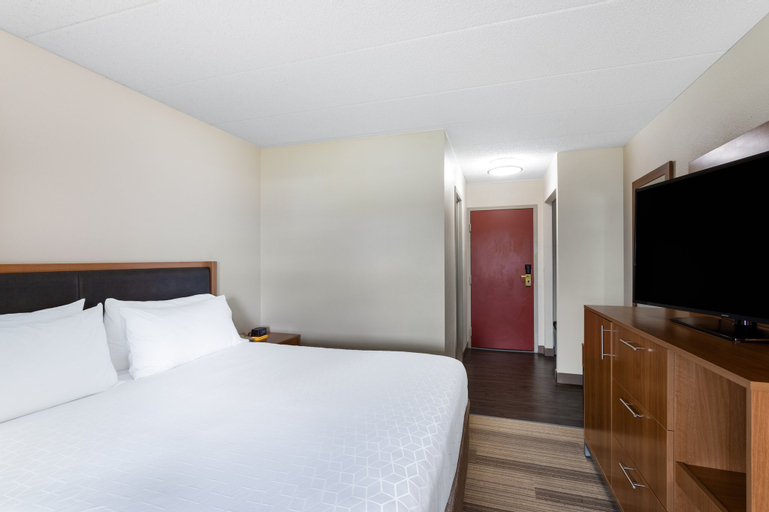 Bedroom 18