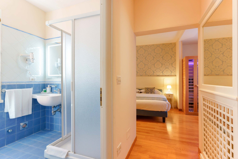 Bathroom 5, Casa Miramonte, Bologna