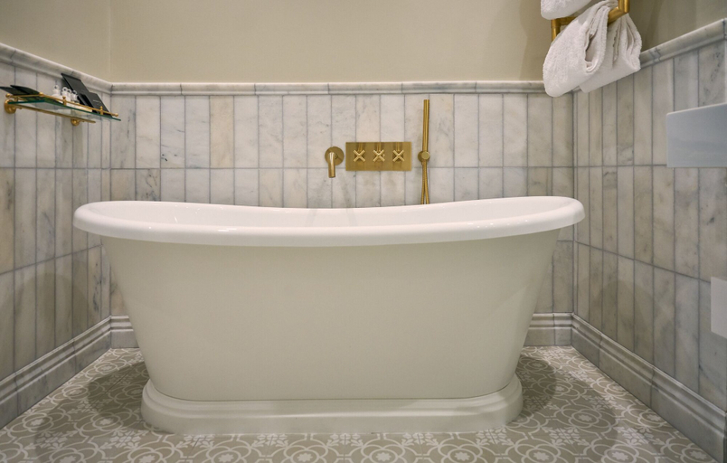 Bathroom 4, Tophams Hotel, London