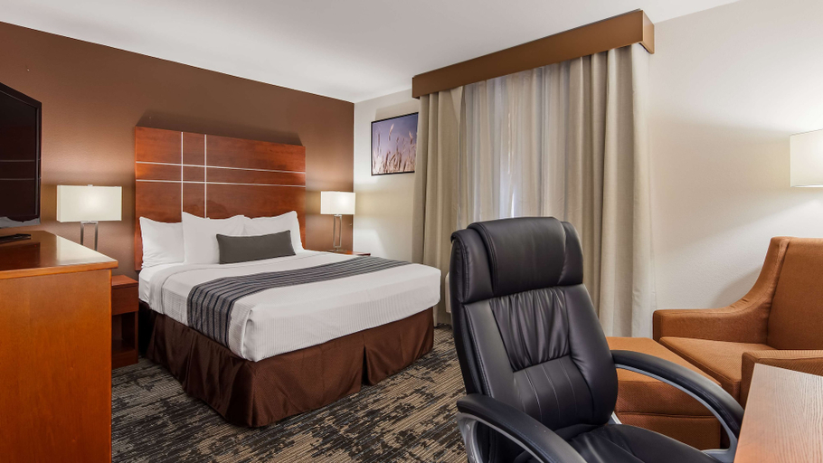 Bedroom 3, Best Western Plus Wakeeney Inn & Suites, Trego