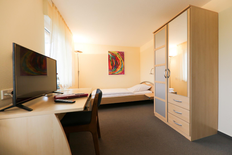 Others 5, Hotel Albblick, Göppingen
