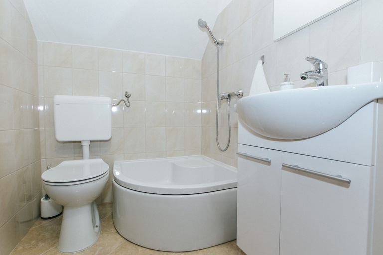 Bathroom 2, Apartment Dajana, near the beach, Kaštela