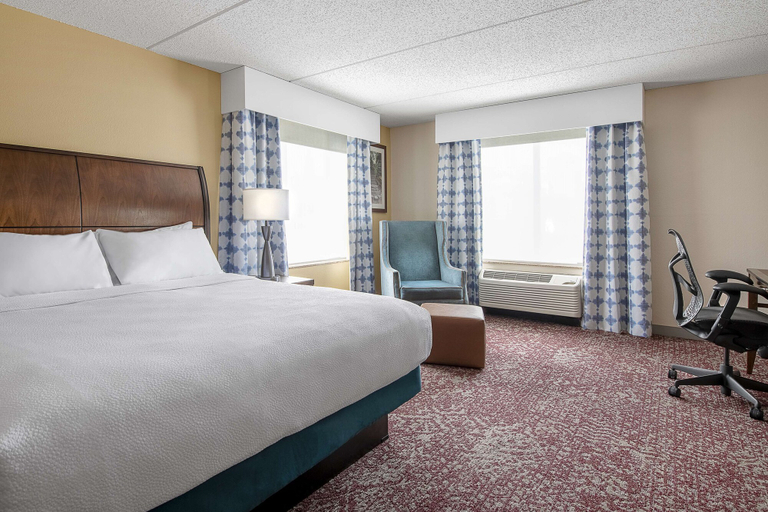 Bedroom 3, Hilton Garden Inn Cleveland Downtown, Cuyahoga