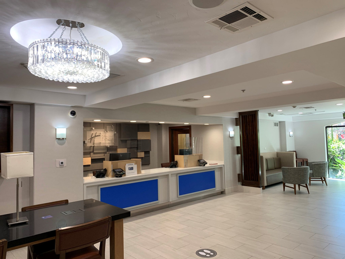 Public Area 2, Holiday Inn Express & Suites WOODLAND HILLS, Los Angeles