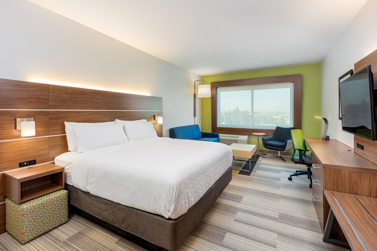 Bedroom 5, Holiday Inn Express & Suites MORENO VALLEY - RIVERSIDE by IHG, Riverside