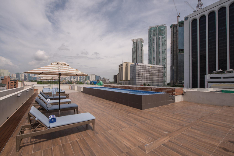 Exterior & Views 20
