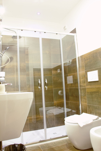 Bathroom 5, Hotel Ciao, Rome