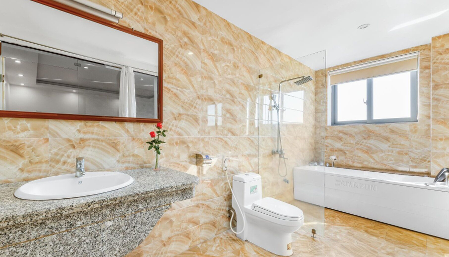 Bathroom 4, HAAP Transit Hotel, Sóc Sơn