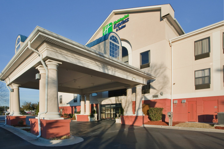 Exterior & Views 3, Holiday Inn Express & Suites LAURINBURG by IHG, Scotland