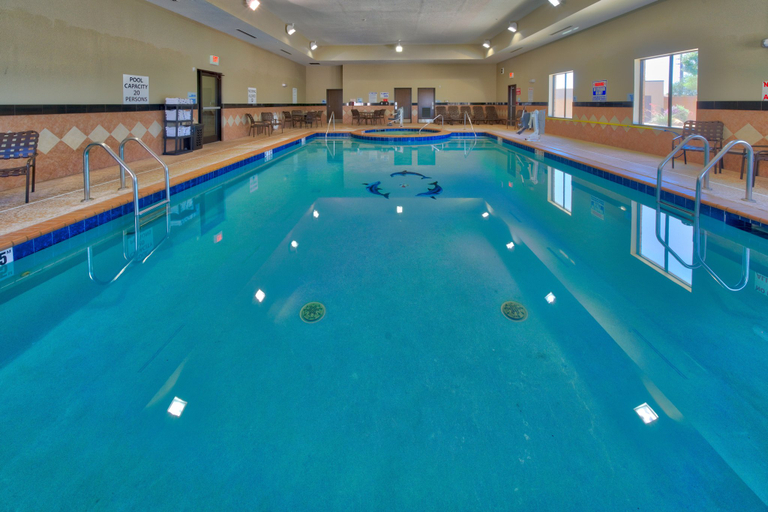 Sport & Beauty 2, Holiday Inn Express & Suites LUBBOCK SOUTH by IHG, Lubbock