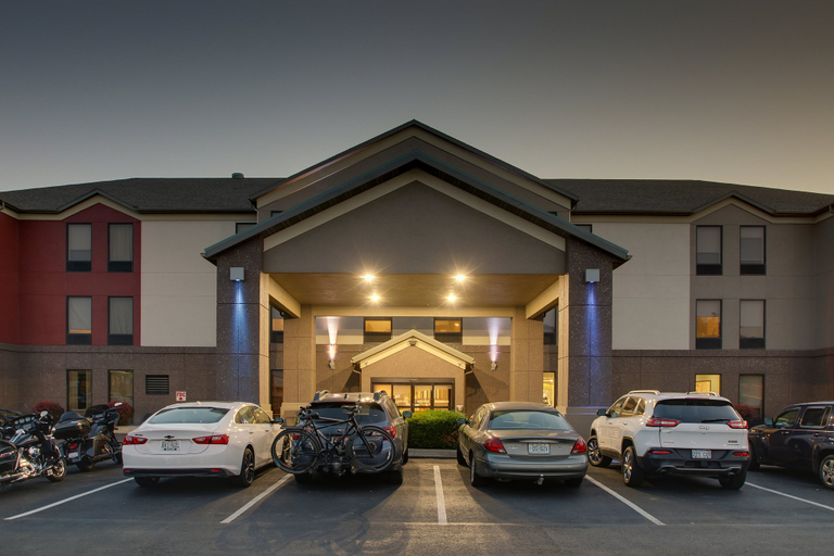 Exterior & Views 5, Holiday Inn Express & Suites LEBANON by IHG, Laclede