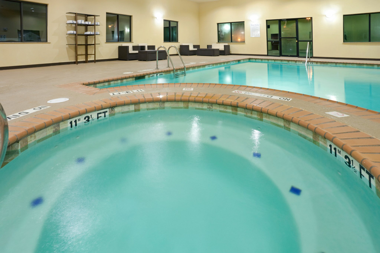 Sport & Beauty 2, Holiday Inn Express & Suites LUBBOCK WEST by IHG, Lubbock