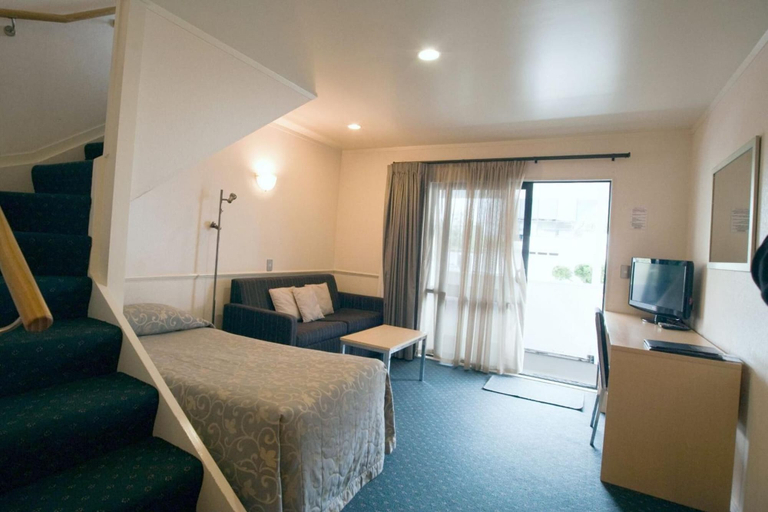 Others 5, Manukau Motor Lodge, Manukau
