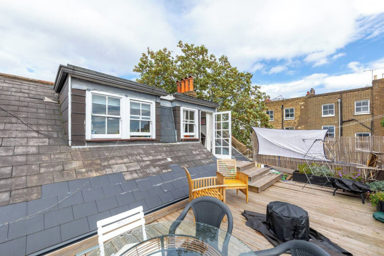 Exterior & Views, Top Floor 1BD Flat With Balcony - Ladbroke Grove, London