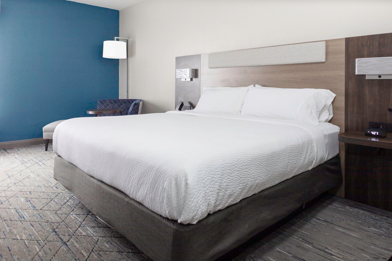 Bedroom 4, Holiday Inn Express & Suites KIMBALL by IHG, Marion