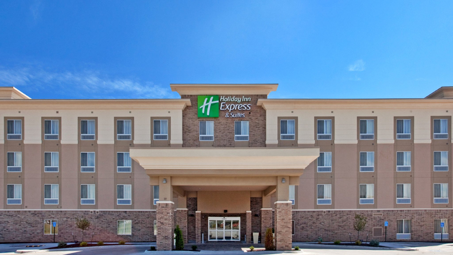 Exterior & Views 5, Holiday Inn Express & Suites TOPEKA NORTH by IHG, Shawnee