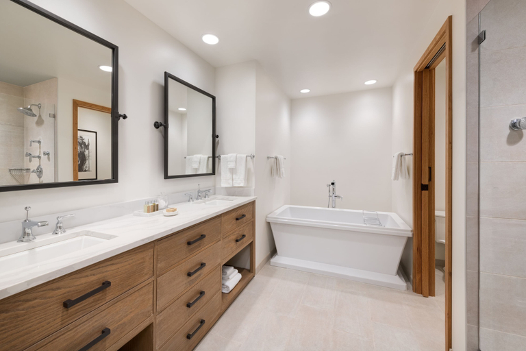 Bathroom 5, The Snowpine Lodge, Salt Lake