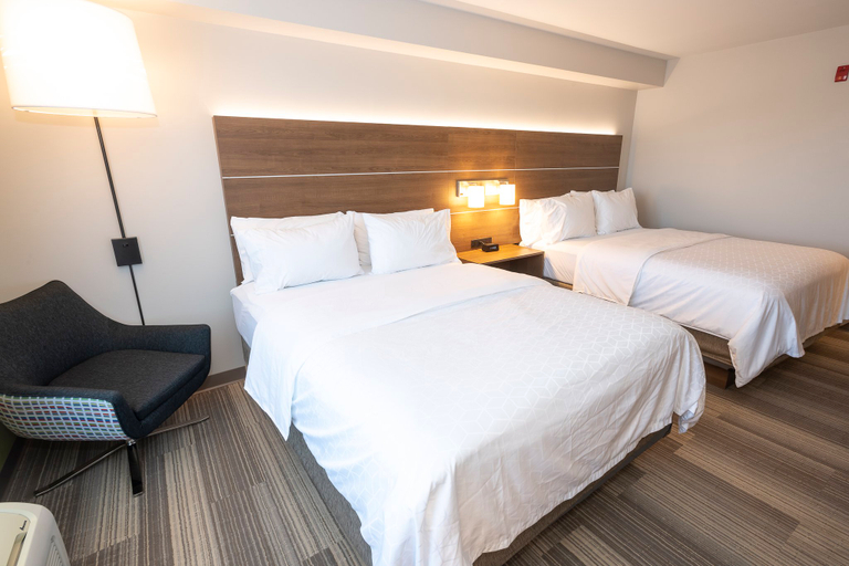 Bedroom 3, Holiday Inn Express & Suites IRON MOUNTAIN by IHG, Dickinson