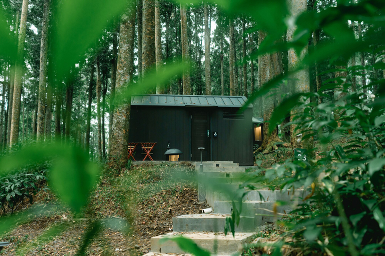 Exterior & Views 25