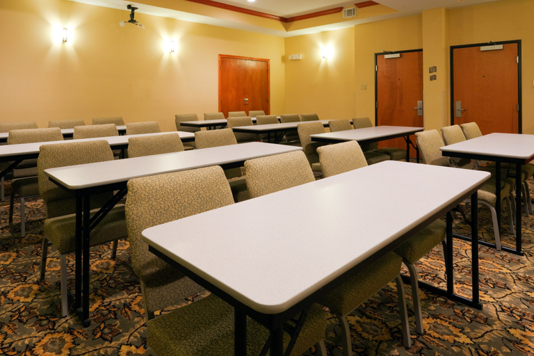 Business Facilities 5, Holiday Inn Express & Suites FAIRFIELD-NORTH by IHG, Freestone
