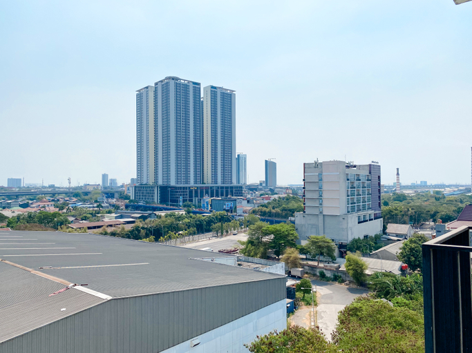 Others 3, Homey and Compact Studio at Azalea Suites Apartment By Travelio, Cikarang