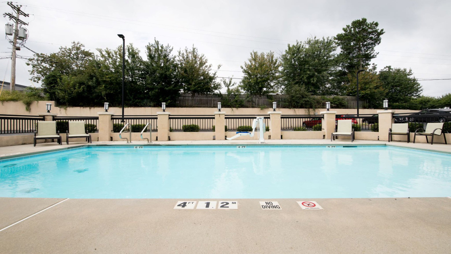 Sport & Beauty 2, Holiday Inn Express ATLANTA-STONE MOUNTAIN by IHG, Gwinnett