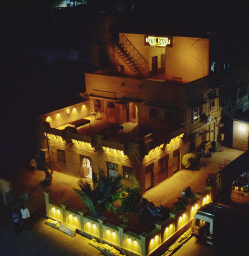 Exterior & Views
