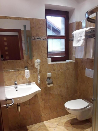 Bathroom 4, Hotel KATERAIN, Opava