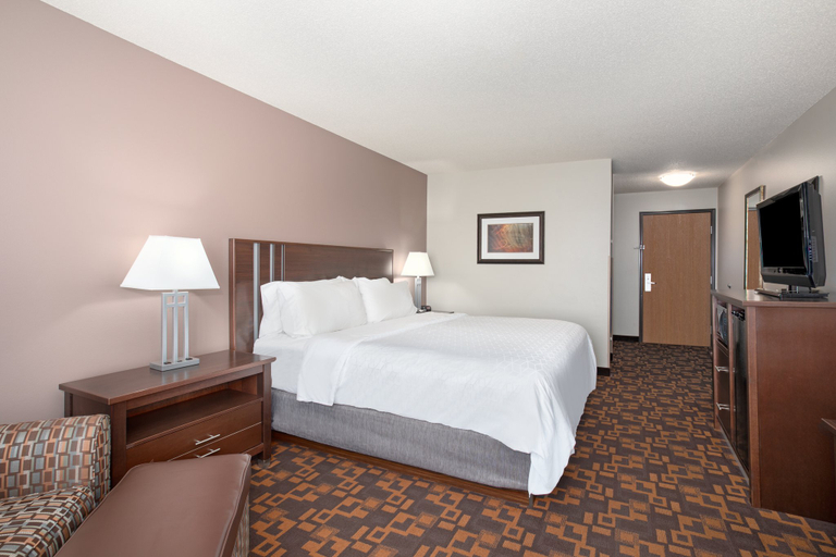Bedroom 3, Holiday Inn Express & Suites YANKTON by IHG, Yankton