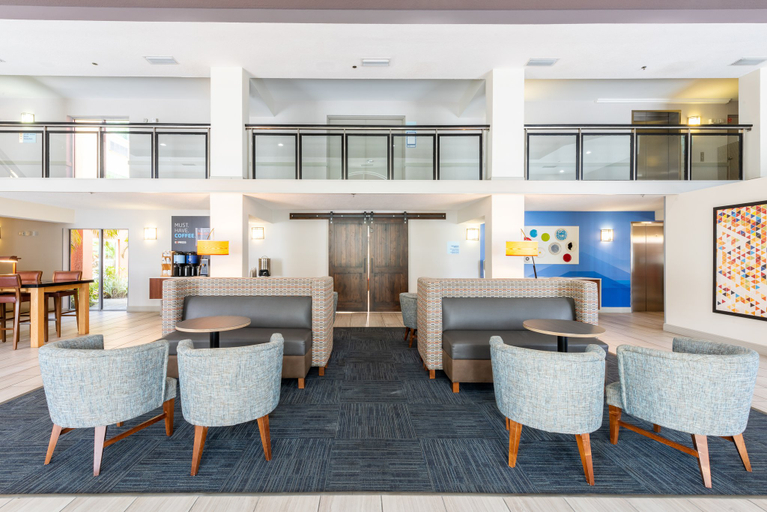 Food & Drinks 5, Holiday Inn Express & Suites BRADENTON WEST by IHG, Manatee