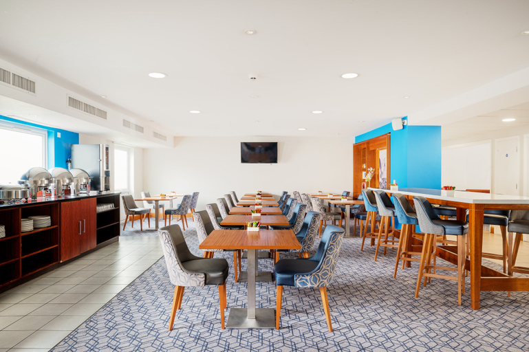 Food & Drinks 3, Holiday Inn Express SHREWSBURY by IHG, Shropshire