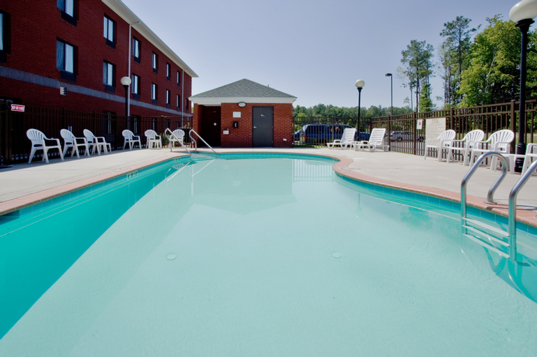 Holiday Inn Express & Suites SUFFOLK, Suffolk