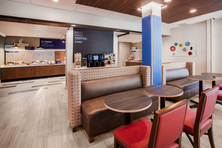 Food & Drinks 2, Holiday Inn Express & Suites AURORA by IHG, York