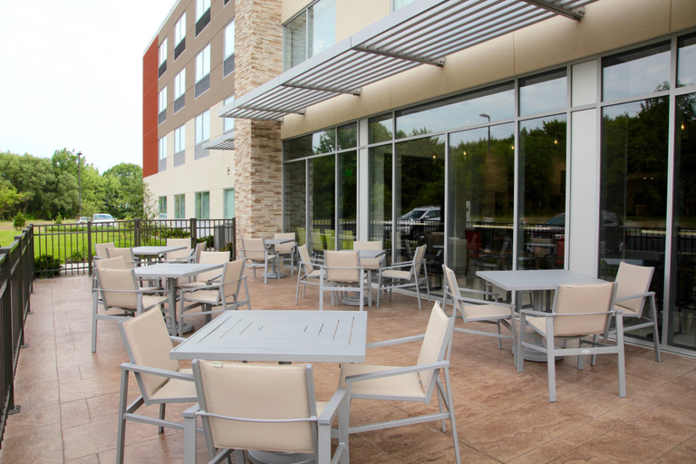 Food & Drinks 4, Holiday Inn Express & Suites OSWEGO by IHG, Oswego