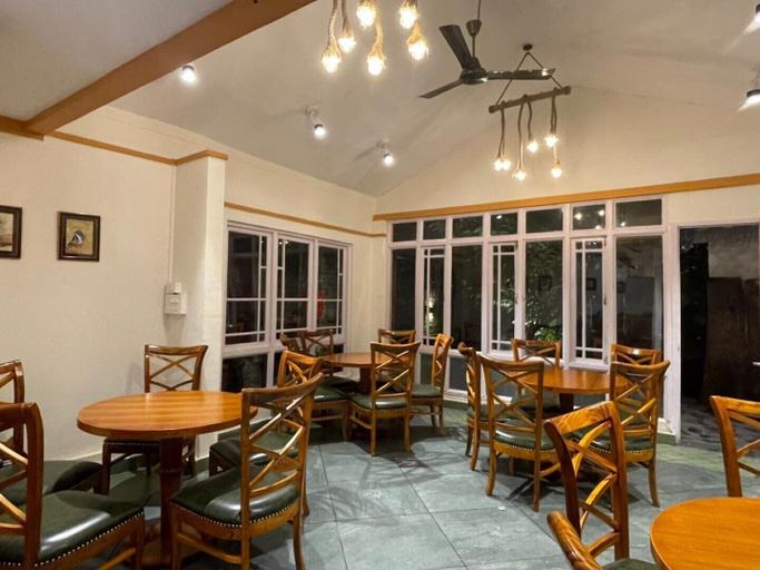 Food & Drinks, Summit Bougainvillea Tea Resort, Darjiling