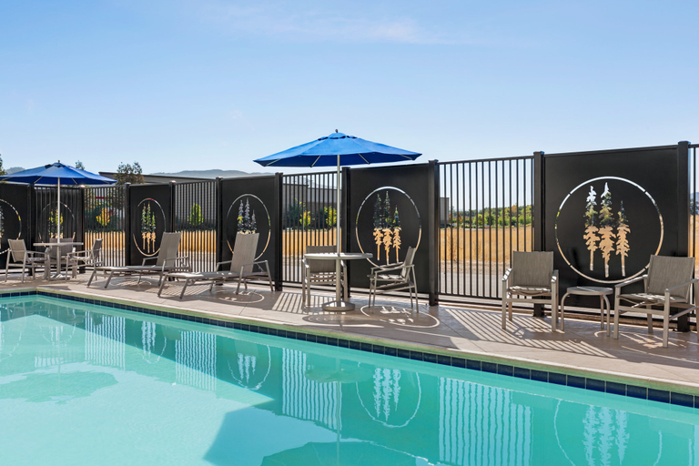 Sport & Beauty 2, Holiday Inn Express & Suites UKIAH by IHG, Mendocino