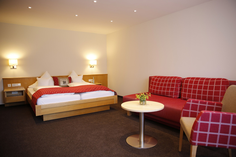 Bedroom 3, Landhotel Mohren, Ravensburg