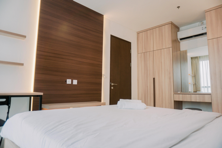Bedroom 5, Spacious and Warm 2BR at Ciputra World 2 Apartment By Travelio, South Jakarta