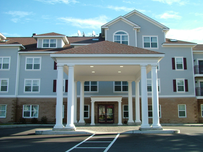 Exterior & Views 4, Holiday Inn Express & Suites WHITE RIVER JUNCTION by IHG, Windsor