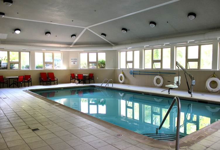 Sport & Beauty 2, Holiday Inn Express & Suites WATERFORD, Oakland